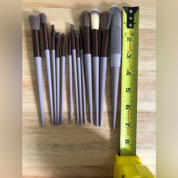 Make-up Brushes with Soft Bag - Picture 3 of 5